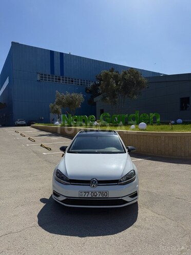 Volkswagen Golf-1