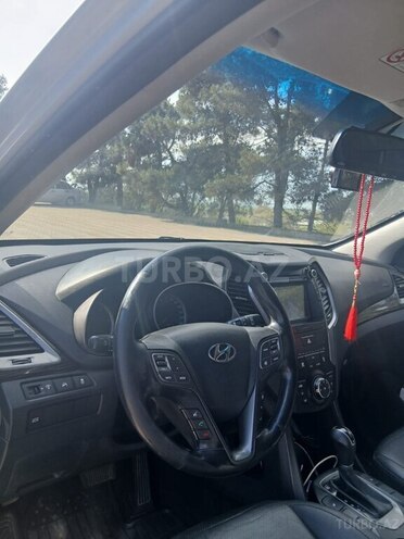 Hyundai Santa Fe-13