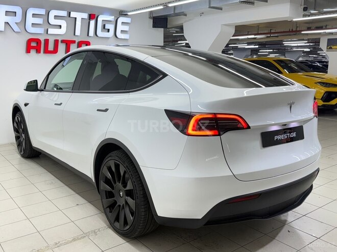 Tesla Model Y-6