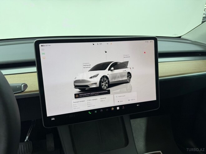 Tesla Model Y-10