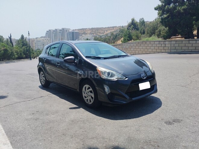 Toyota Prius C-1