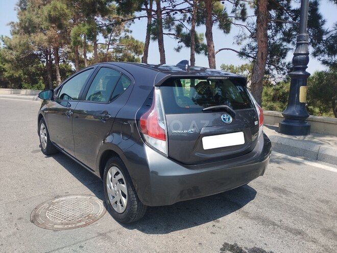 Toyota Prius C-5