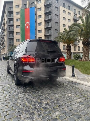 Mercedes GL 550 4MATIC-3