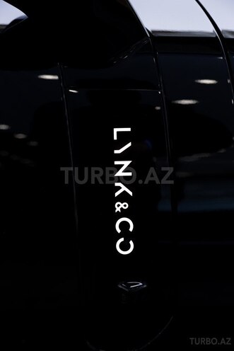 Lynk & Co 900-18