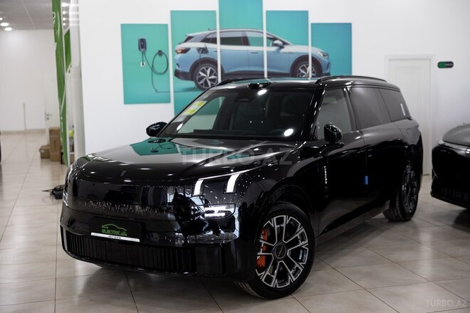 Lynk & Co 900-1