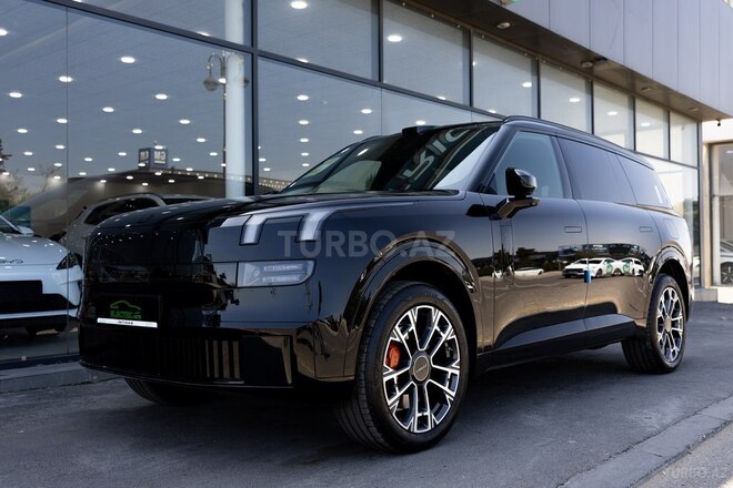 Lynk & Co 900-3