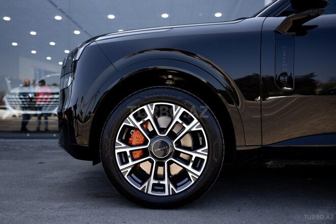 Lynk & Co 900-8