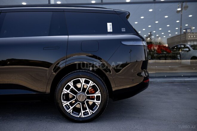 Lynk & Co 900-9