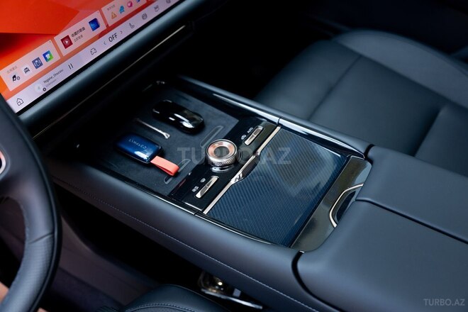 Lynk & Co 900-23