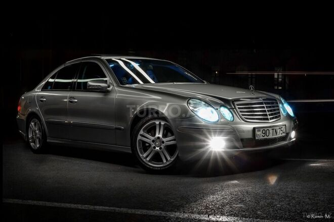 Mercedes E 220-2