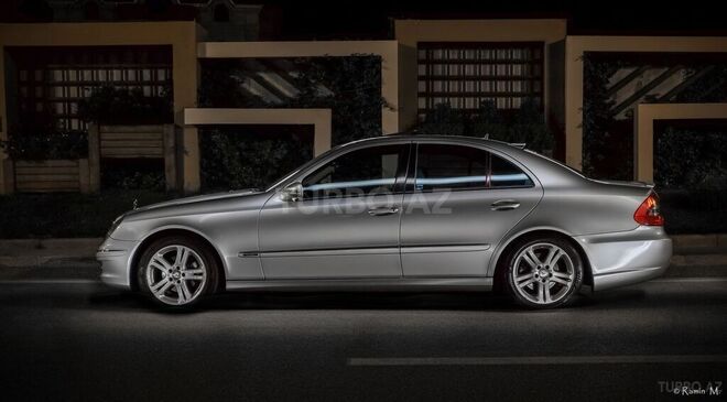 Mercedes E 220-3