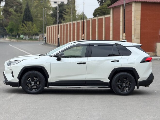 Toyota RAV4-4