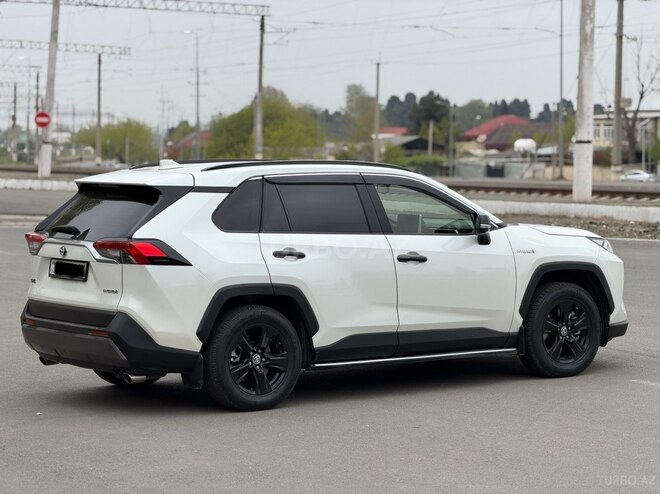 Toyota RAV4-7