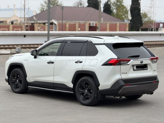 Toyota RAV4-5