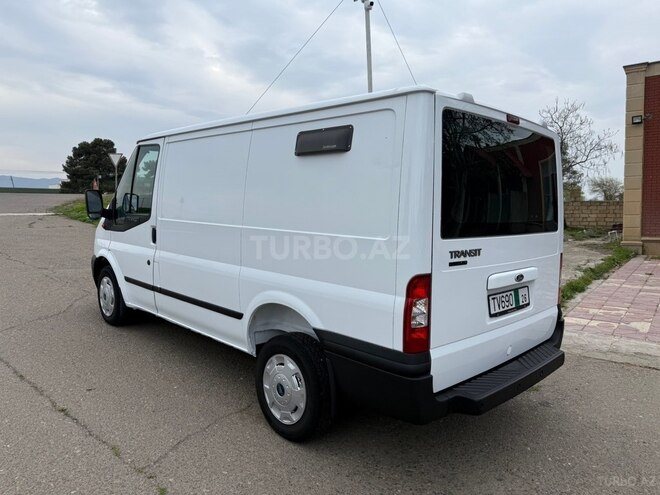 Ford Transit-4