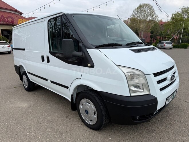 Ford Transit-7