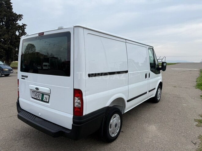 Ford Transit-6