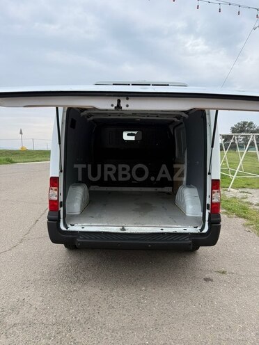 Ford Transit-14