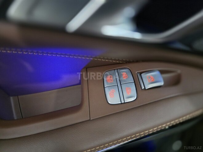BMW X7-20
