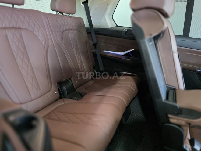BMW X7-17