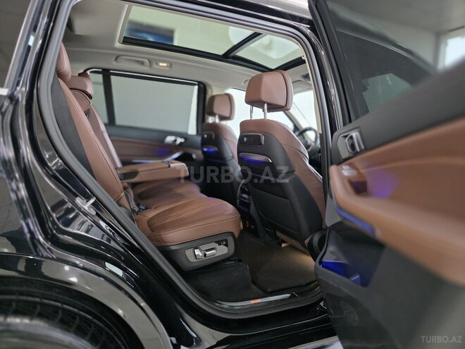 BMW X7-16