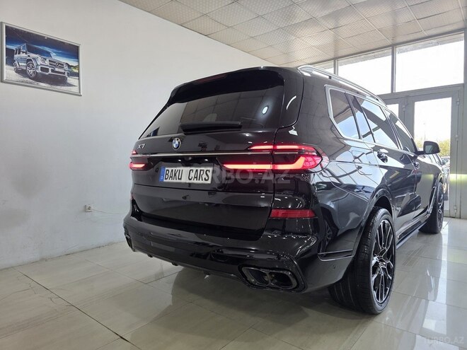 BMW X7-10
