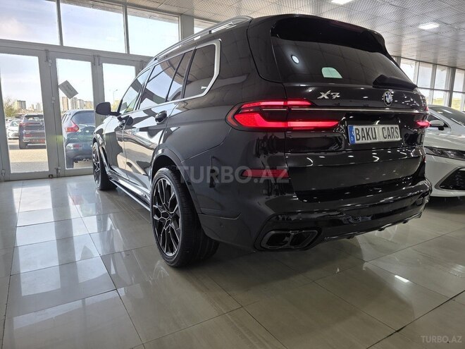BMW X7-9