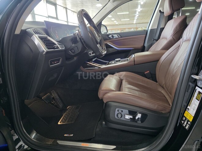 BMW X7-31