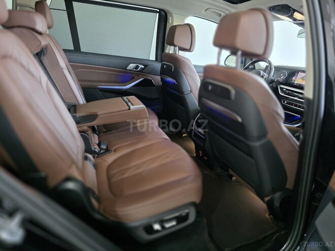 BMW X7-15