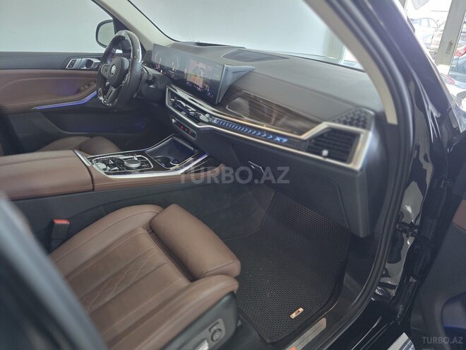 BMW X7-13