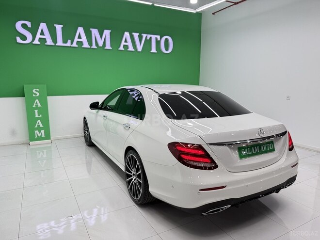 Mercedes E 220 d-4