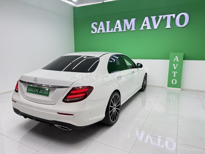 Mercedes E 220 d-6