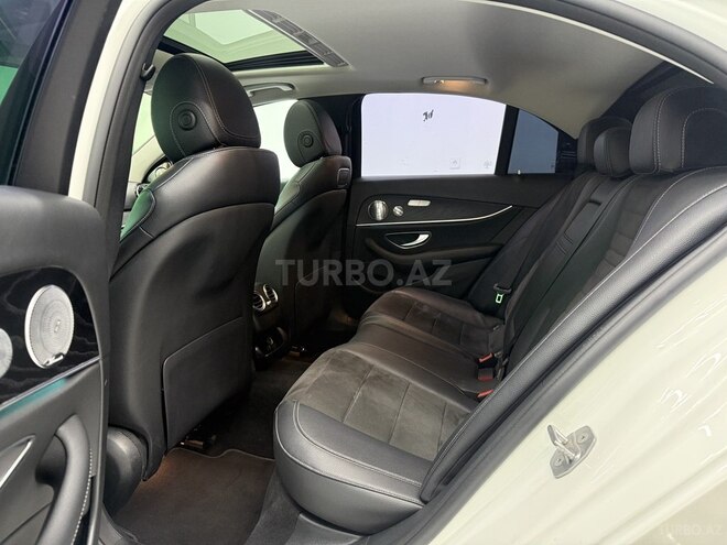 Mercedes E 220 d-12