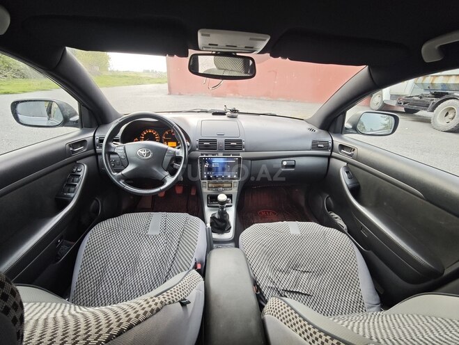 Toyota Avensis-8
