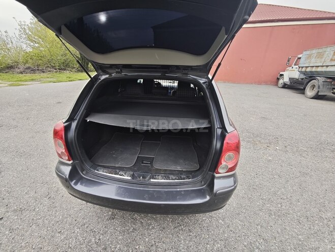 Toyota Avensis-10