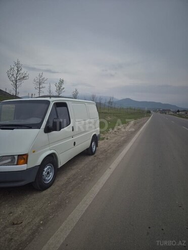 Ford Transit-2