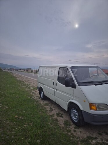 Ford Transit-3