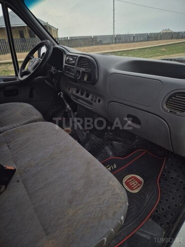 Ford Transit-5