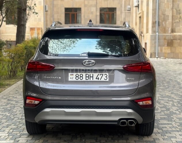Hyundai Santa Fe-15