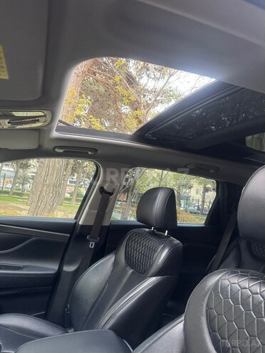 Hyundai Santa Fe-13