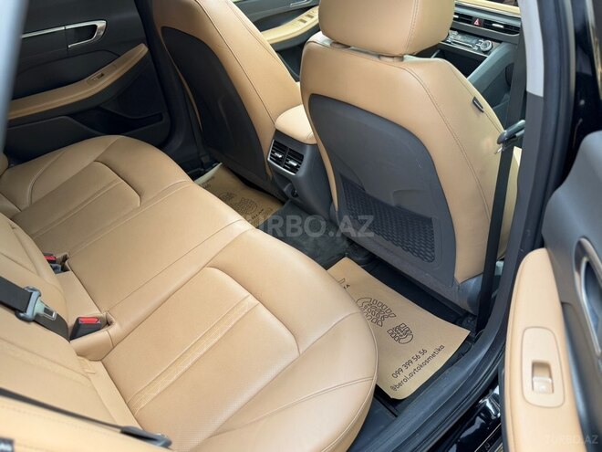 Hyundai Sonata-14