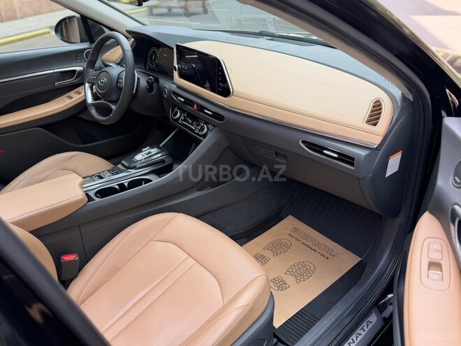 Hyundai Sonata-12