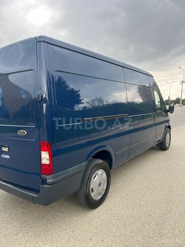 Ford Transit-7