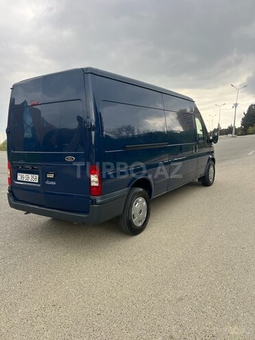 Ford Transit-10