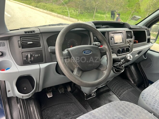 Ford Transit-14