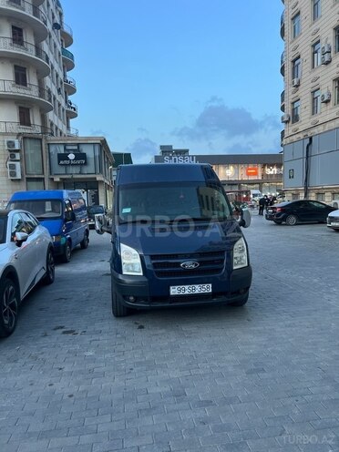 Ford Transit-15