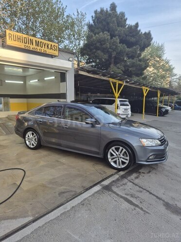 Volkswagen Jetta-10