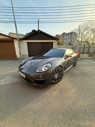 Porsche Panamera GTS-2