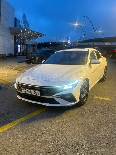Hyundai Elantra-1