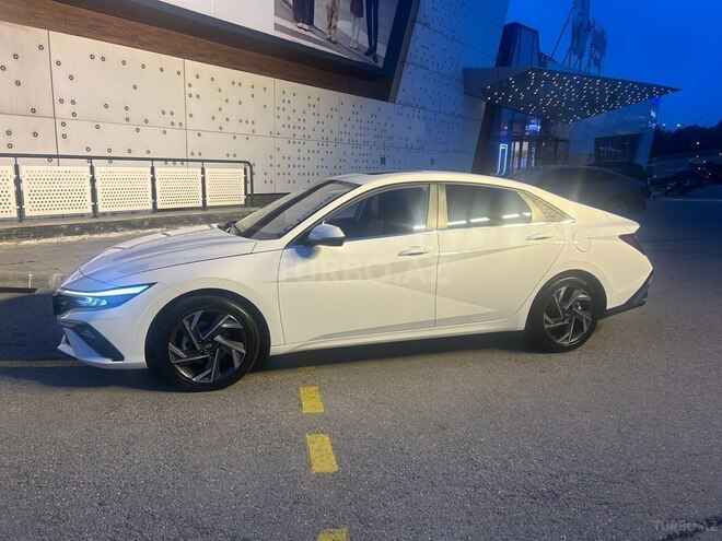 Hyundai Elantra-3